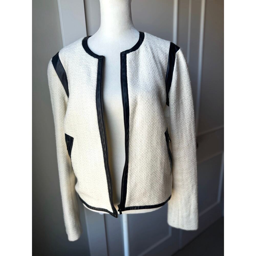 Magaschoni Cream w/ faux leather detail Blazer Size 6